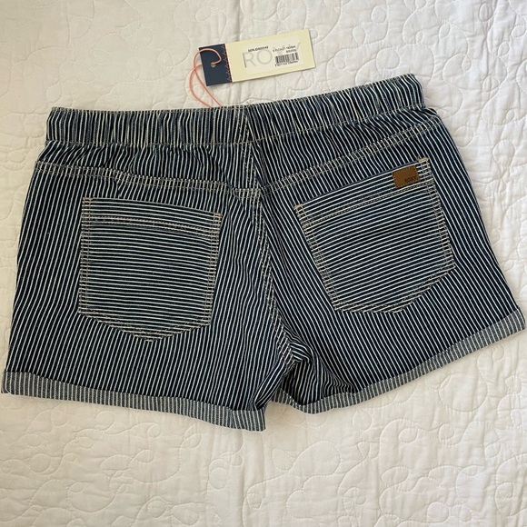 NWT Roxy Dark Blue and White Striped Drawstring Denim Jean Shorts - Picture 2 of 4